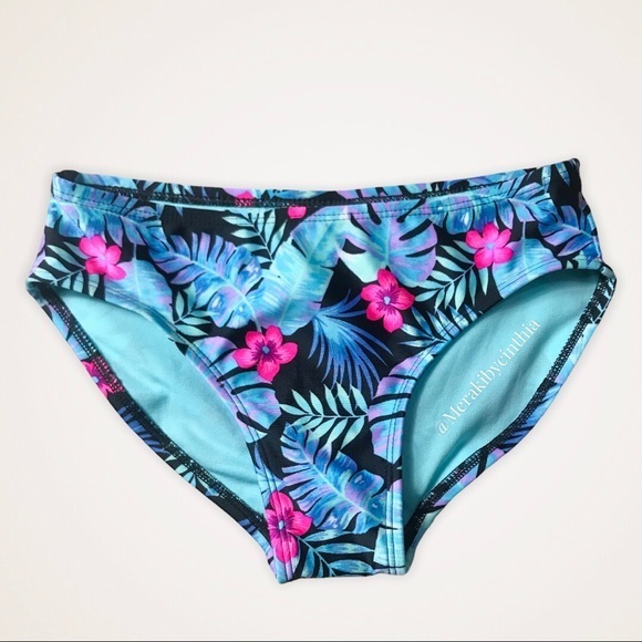 Girls Bikini Bottom. Size: M - Picture 1 of 2